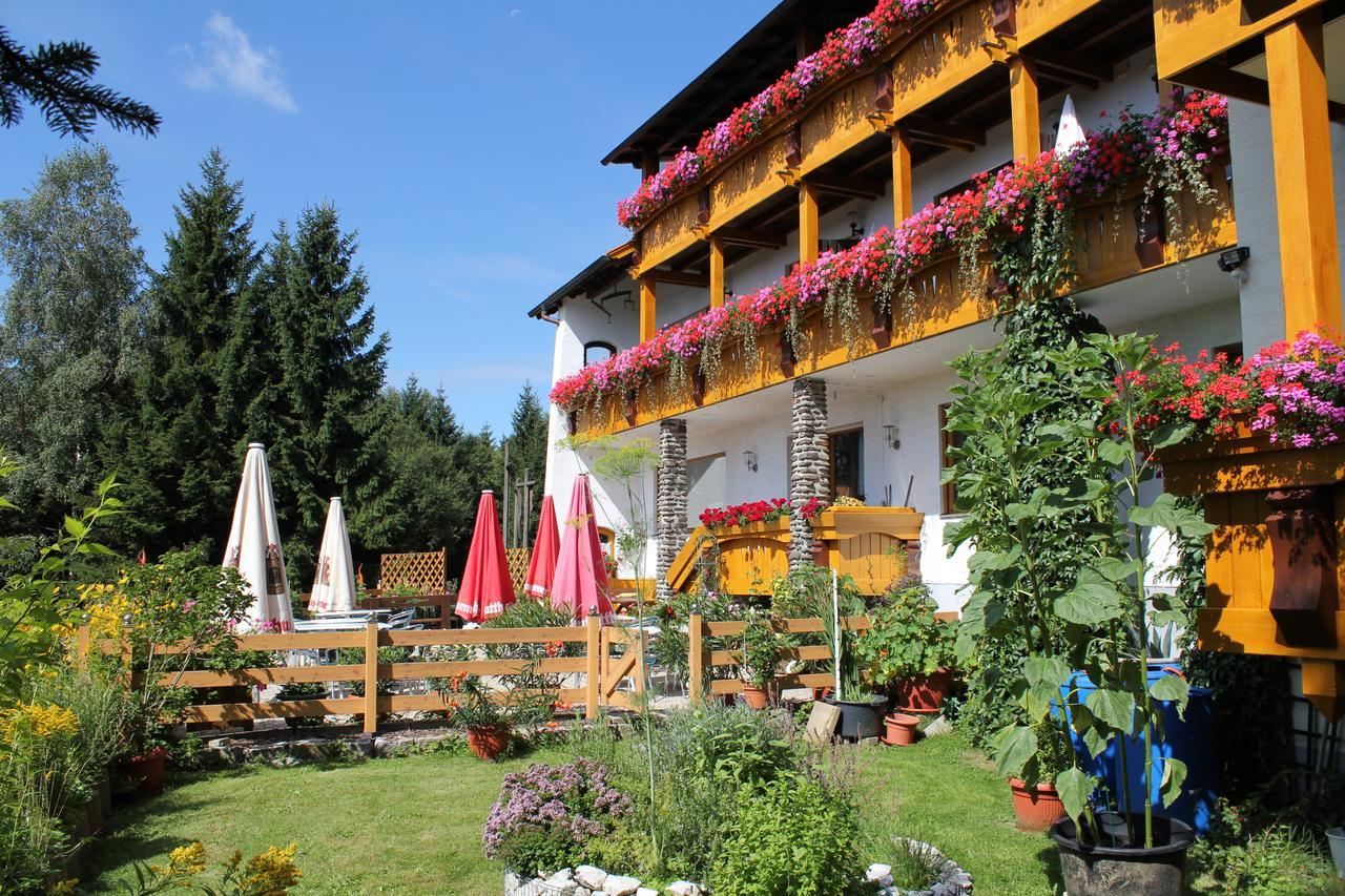 Kolmsteiner Hof Hotel นูเคอร์เคน ไบม์ ไฮลิเงน บลูท ภายนอก รูปภาพ